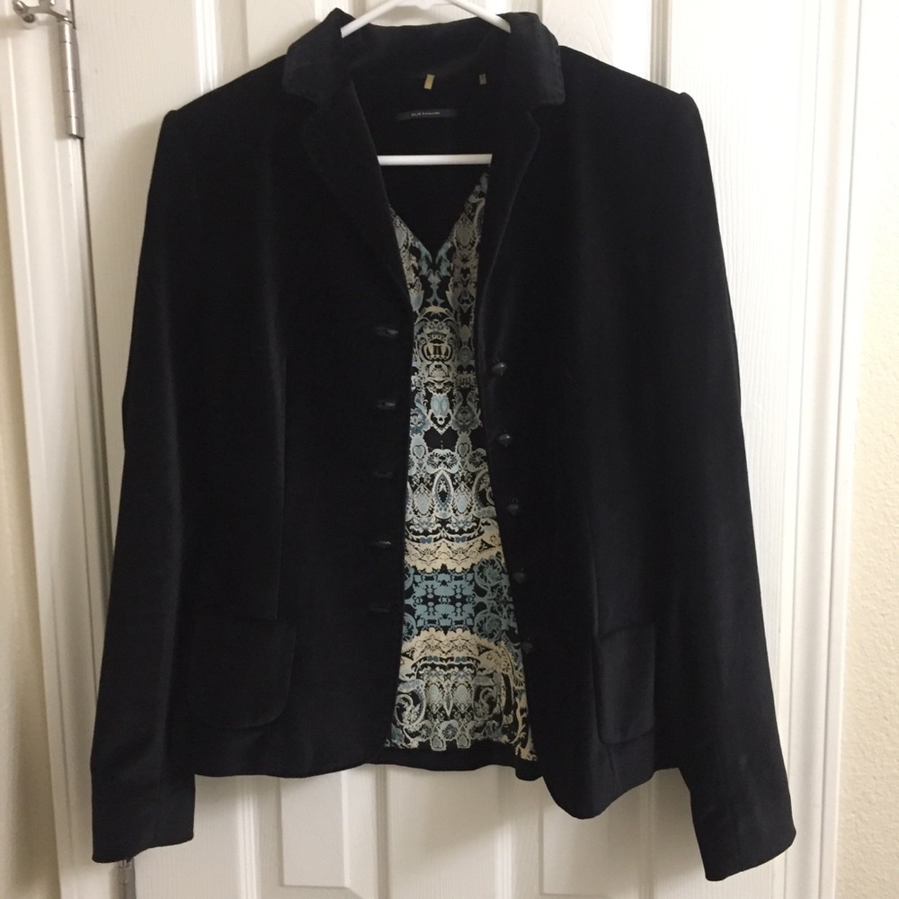 Elie Tahari black jacket